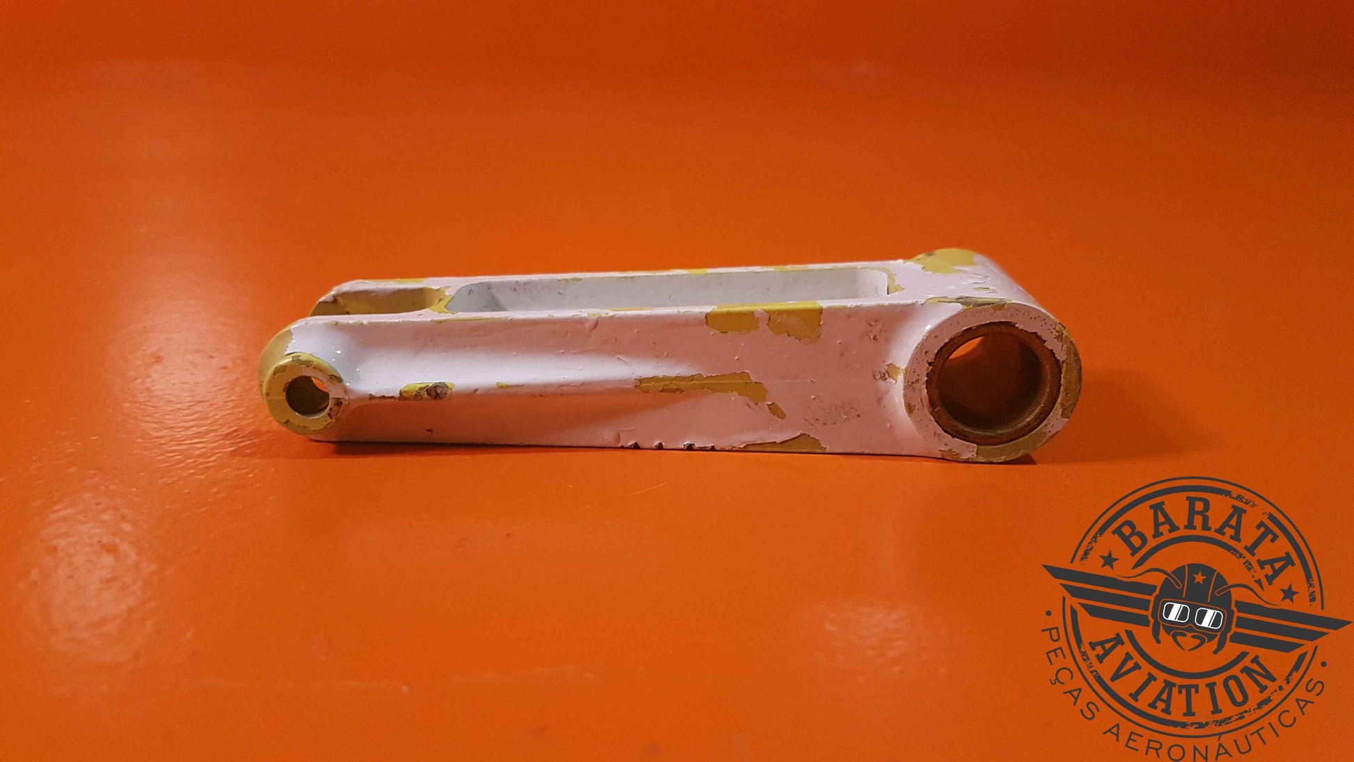 35-825052  Beechcraft Nose Landing Gear Steering Idler Arm