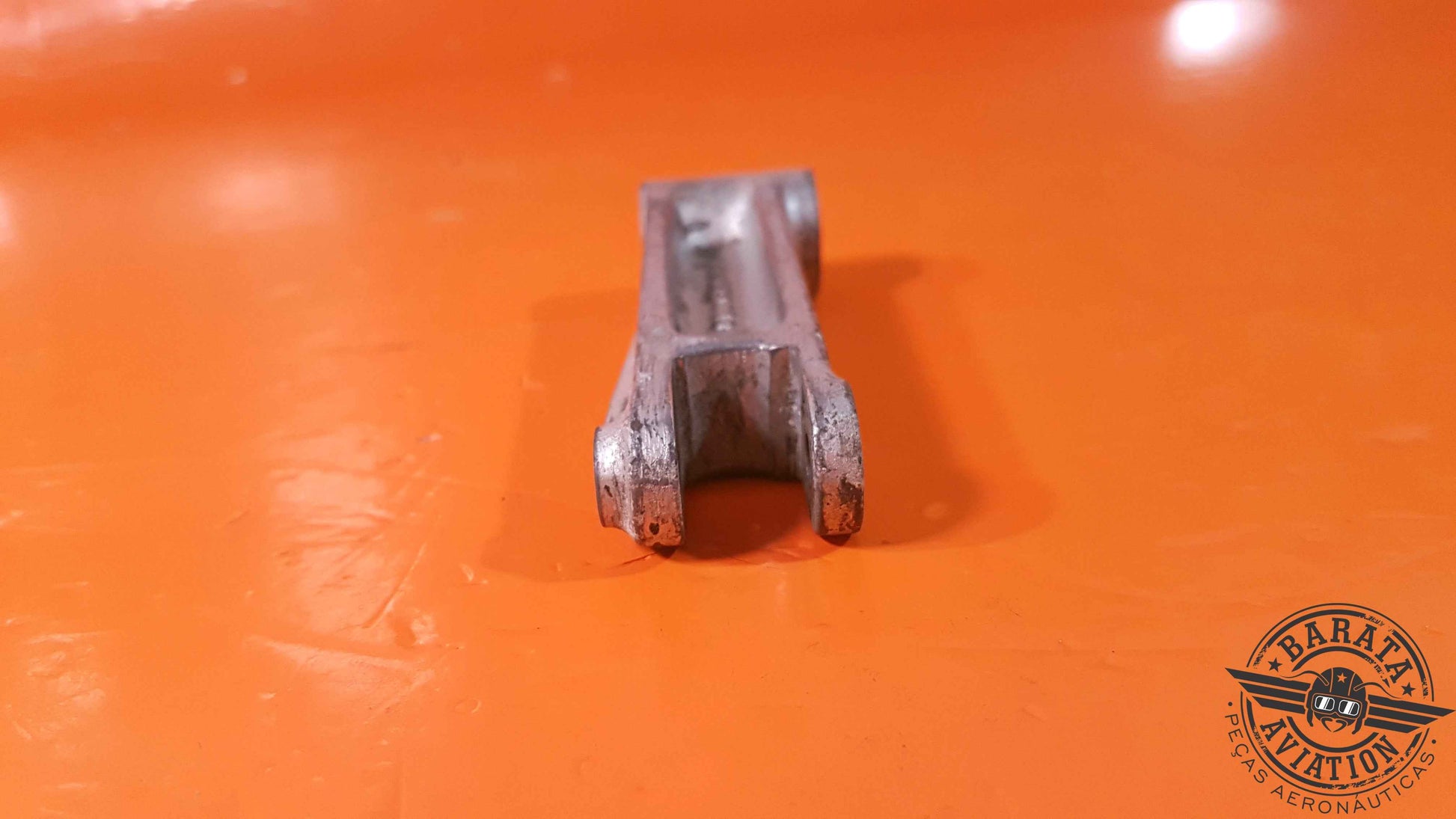 35-825052 Beechcraft Nose Landing Gear Steering Idler Arm