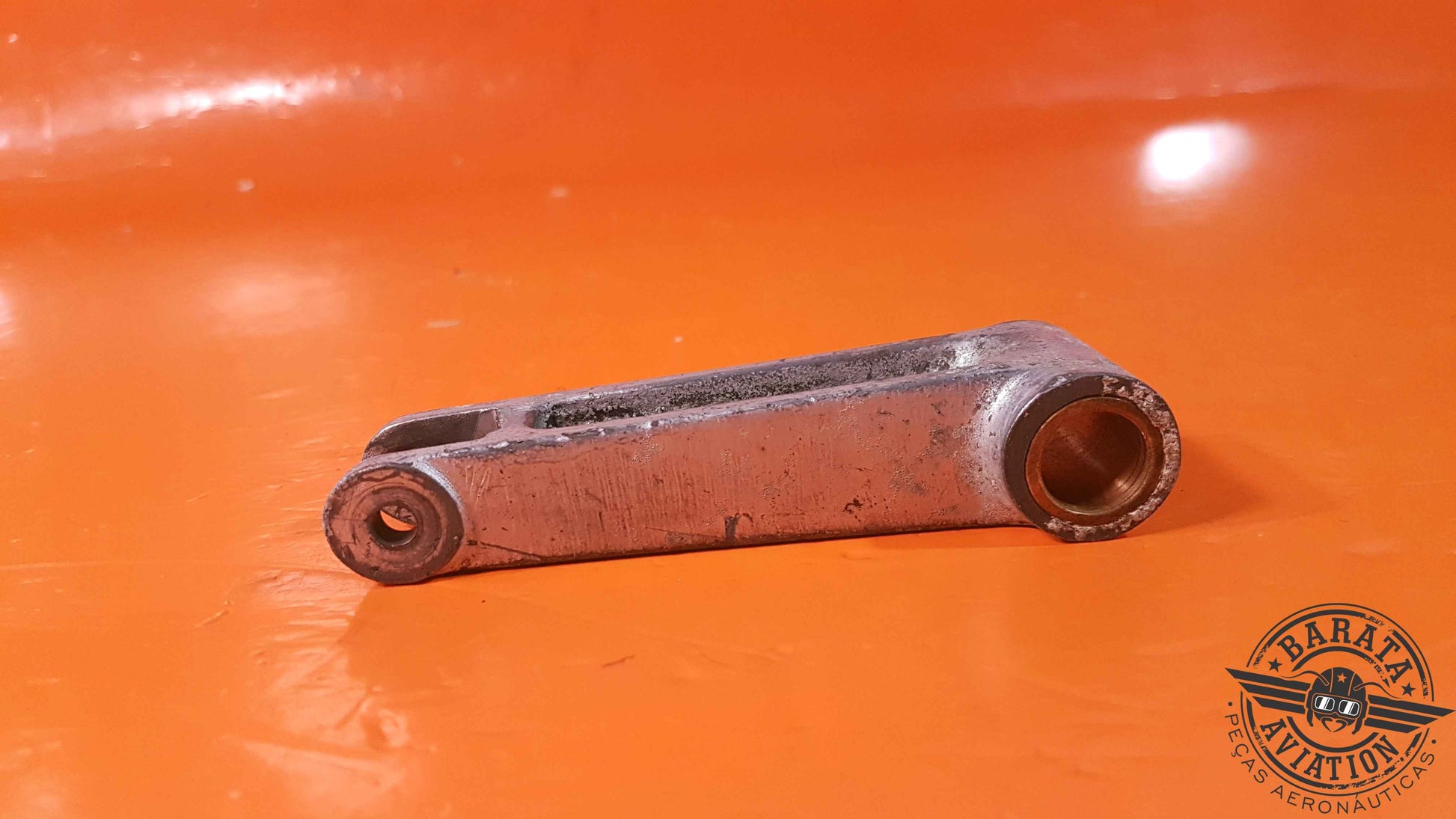 35-825052 Beechcraft Nose Landing Gear Steering Idler Arm