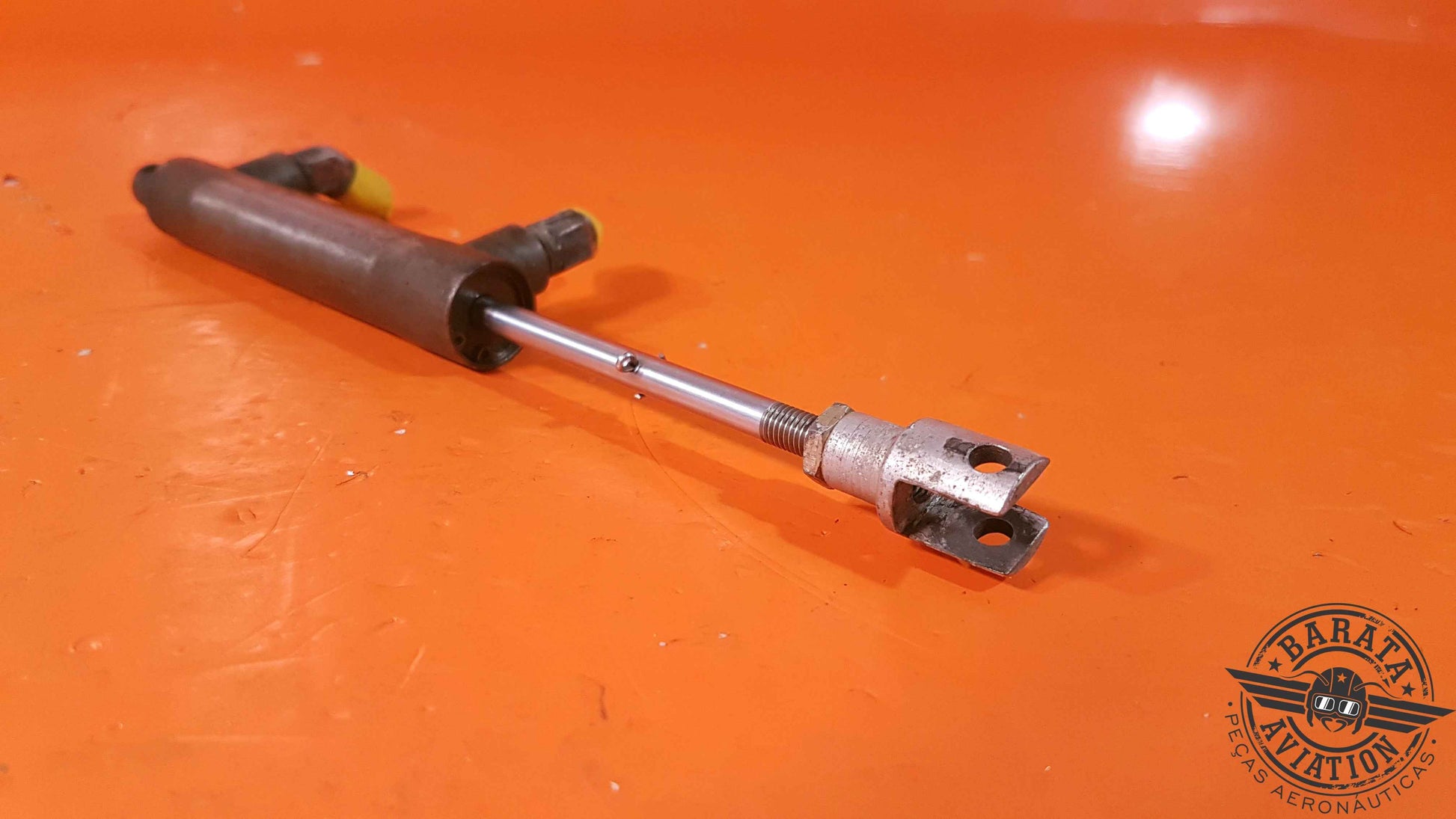 VV15-625   Paramount Master Brake Cylinder Assembly