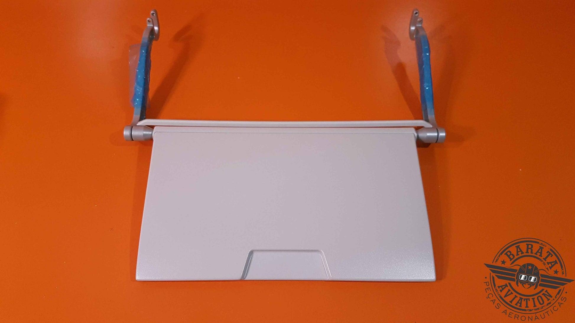41891014-505-AP   Safran Food Tray Assy - Novo