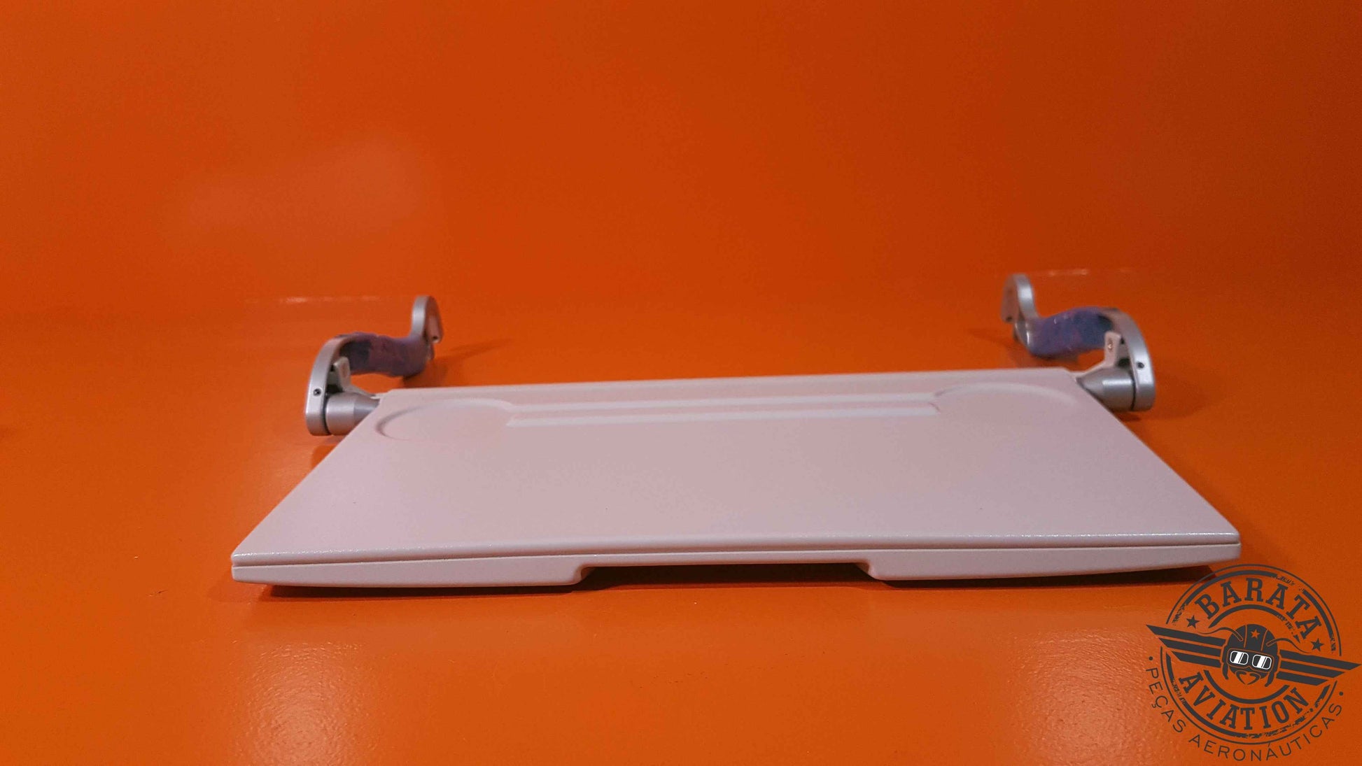 41891014-505-AP   Safran Food Tray Assy - Novo