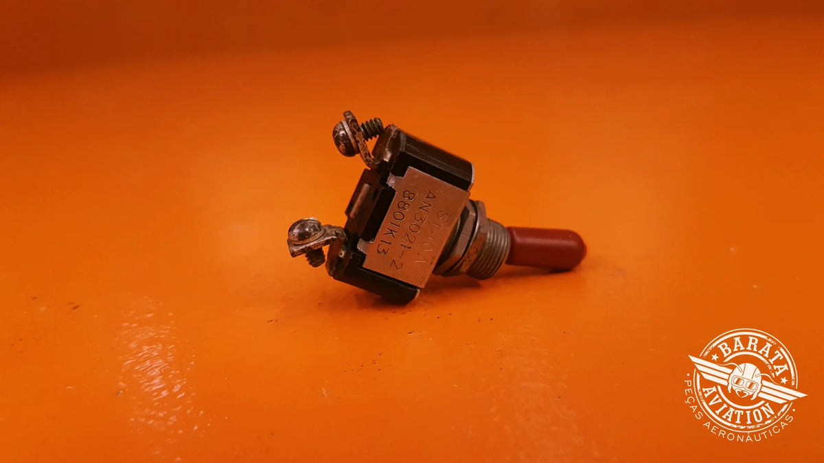 AN3021-2 Cutler Hammer Toggle Switch