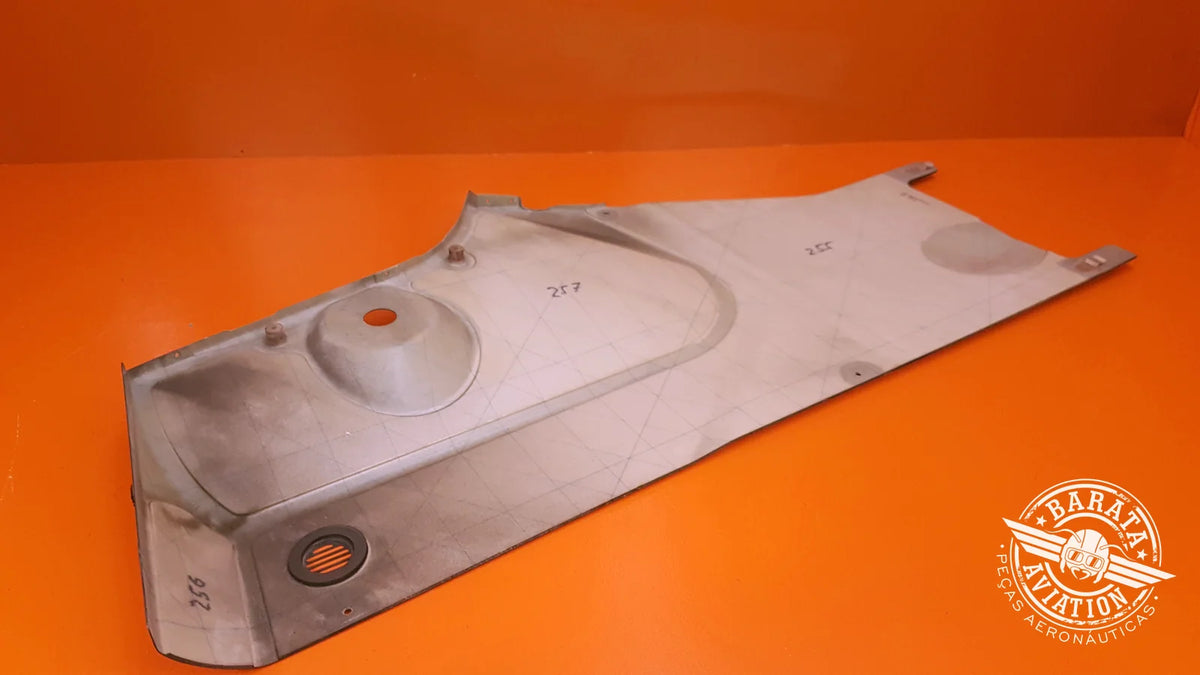 525.14.12.253 Center Console Panel - Left