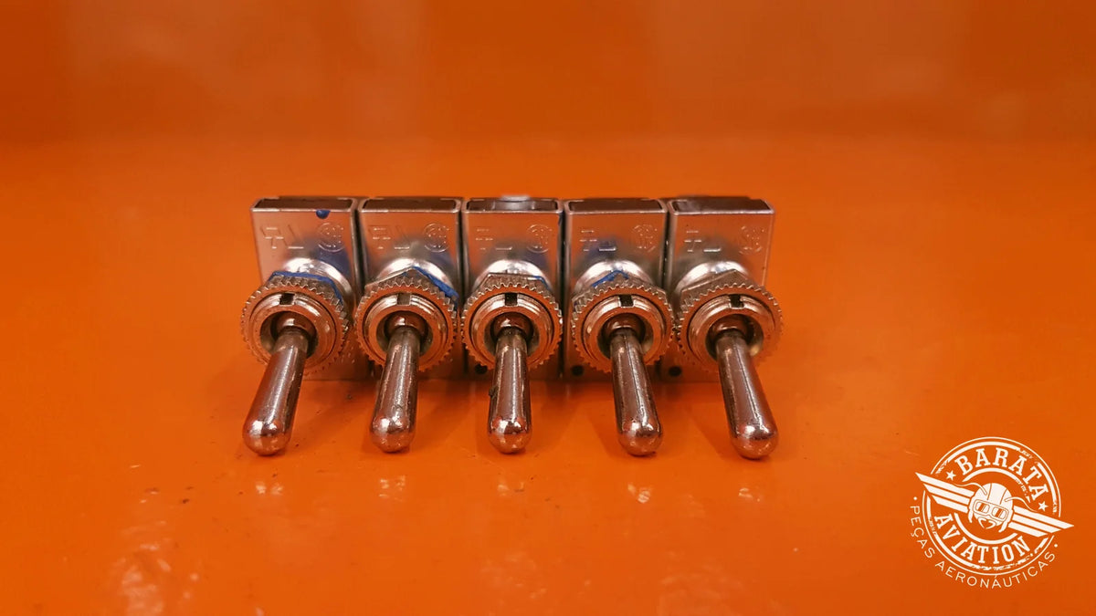 R13-25A2 SCI Toggle Switch Kit