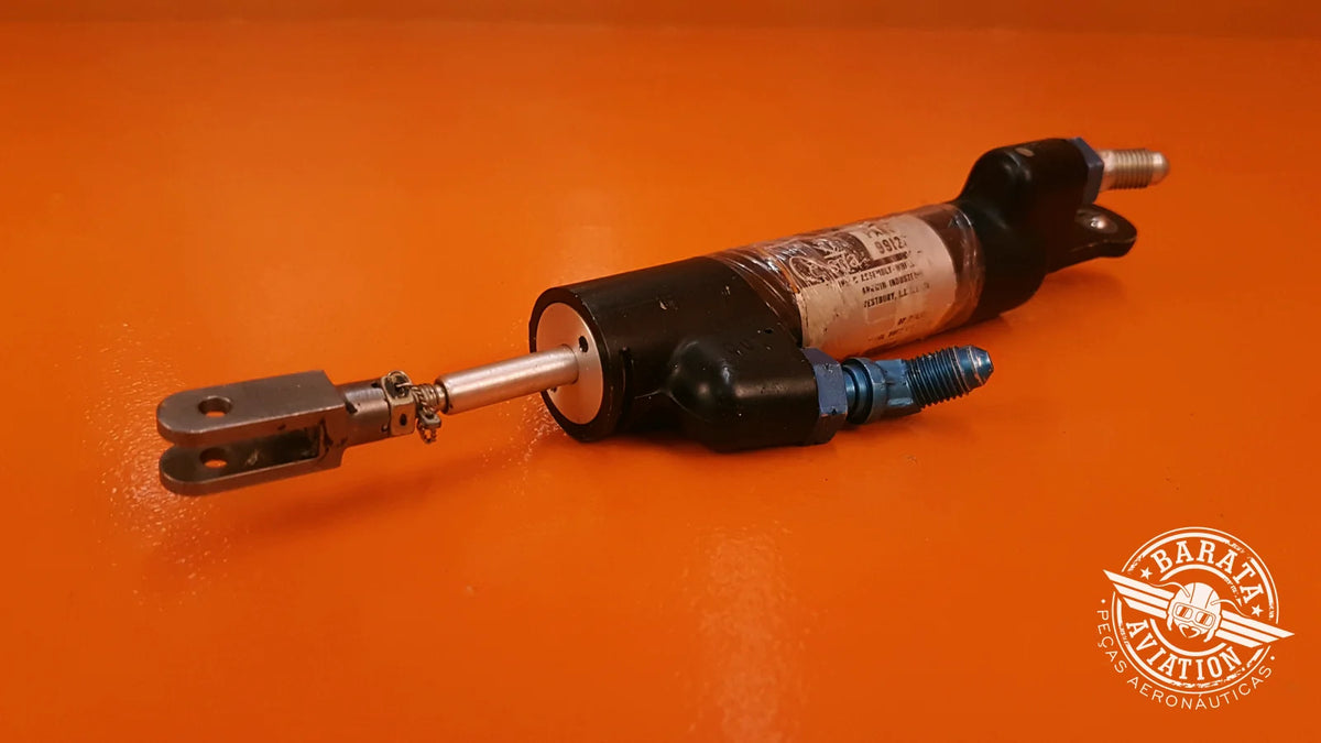9912050-12 Cessna &Master Brake Cylinder Assembly