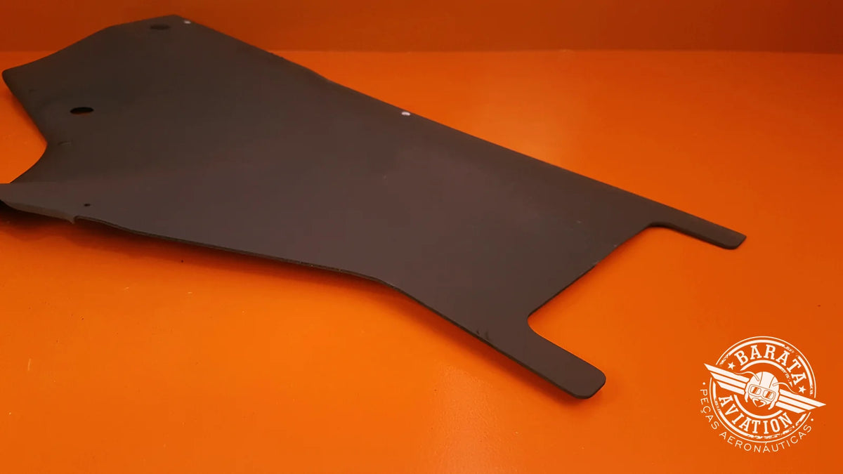 525.14.12.253 Center Console Panel - Left